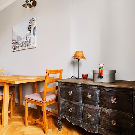 Apartamento Designer Flat In The Heart Of Old Town Varsovia Exterior foto
