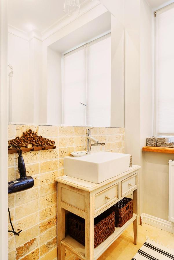 Apartamento Designer Flat In The Heart Of Old Town Varsovia Exterior foto